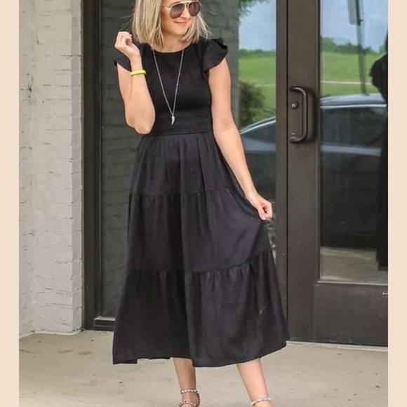 ZESICA Black Smocked Tiered MIDI Dress Flutter Sleeve Bohemian Casual Size 2X - Picture 1 of 15